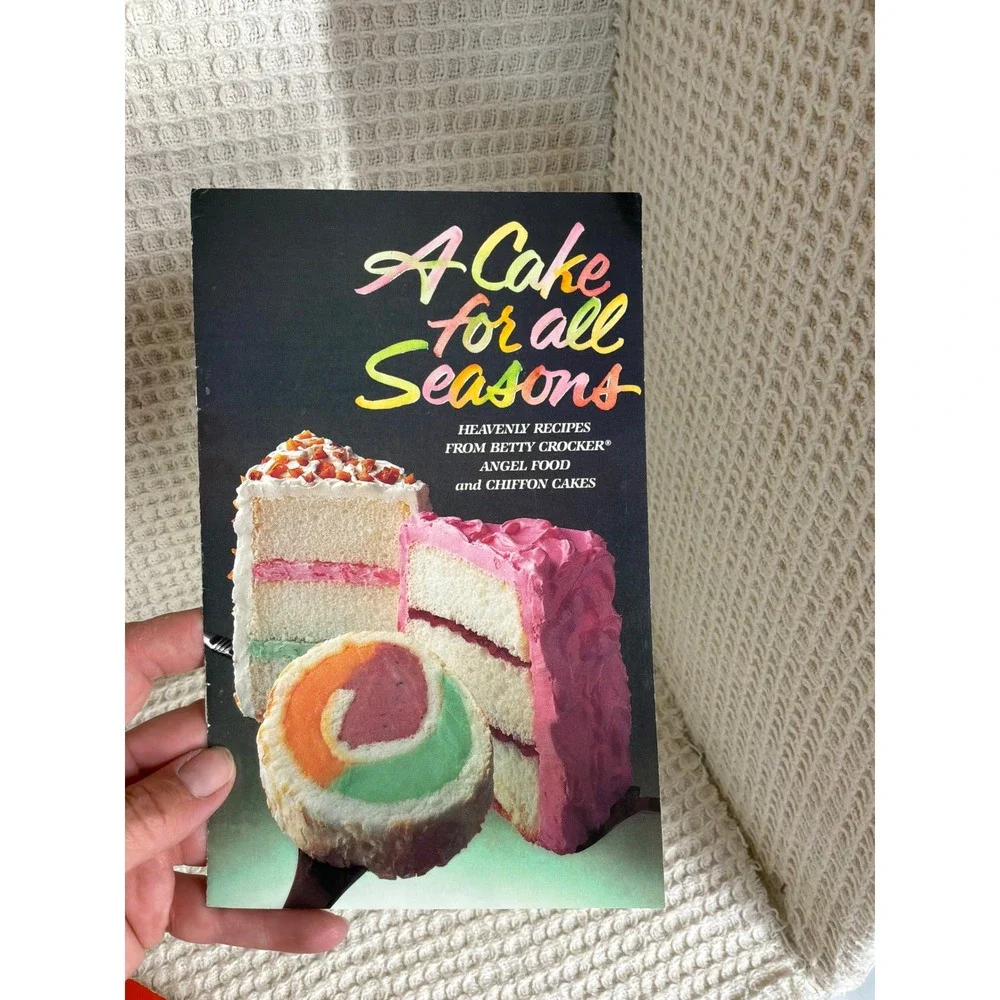 Vintage Betty Crocker A Cake for all Seasons Recipe Booklet OS Black Multi